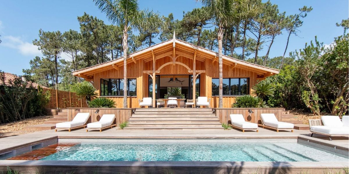 Villa de l'Hermitage au Cap Ferret, avec piscine et pins